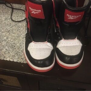LITTLE BOYS REEBOKS SIZE 13